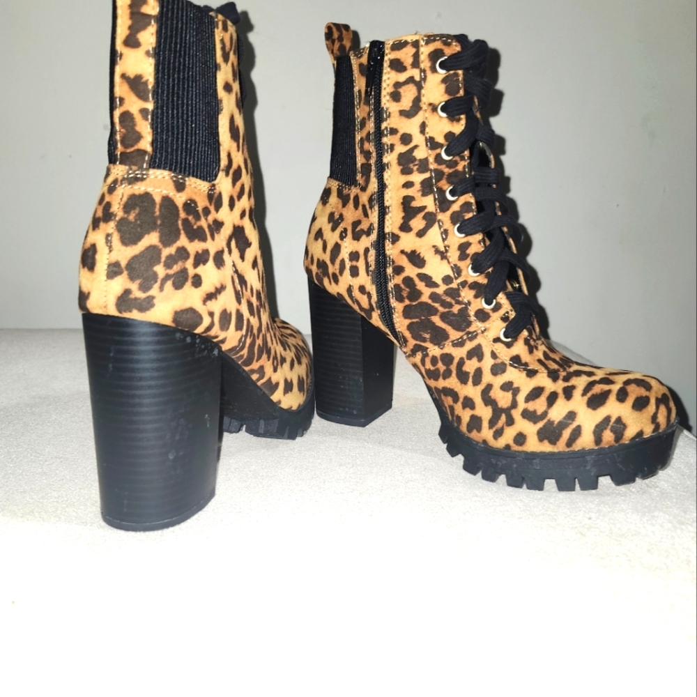 Leopard Print Lace-Up Boots